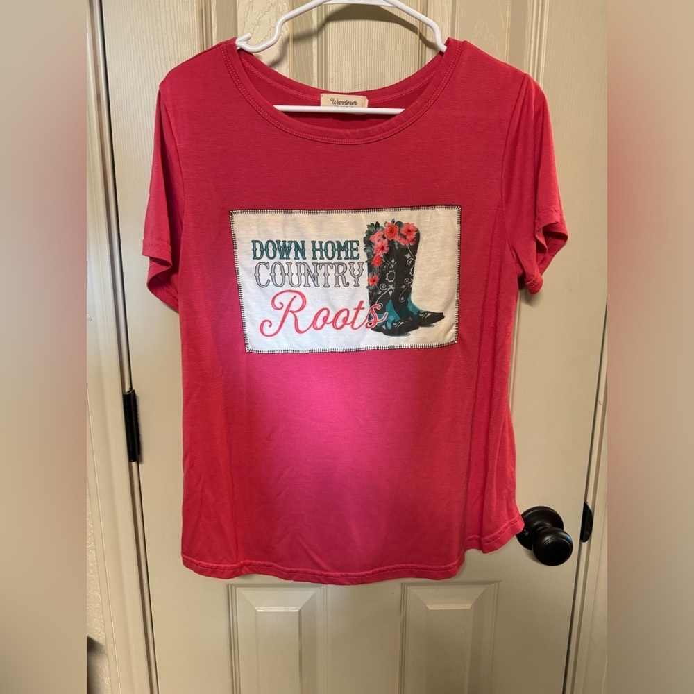 Wanderer Down Home Country Roots tee. Medium